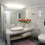Sunshine Apartment *